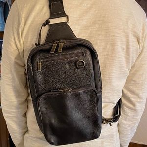 Levenger Bomber Jacket Sling